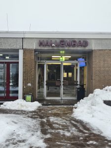 Zukunft des Hallenbads Varel: Sanierung oder Neubau?